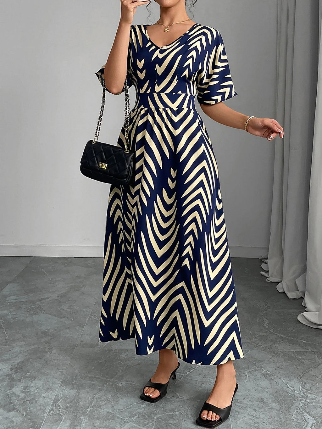 Lila Elegant Twill Swing Dress