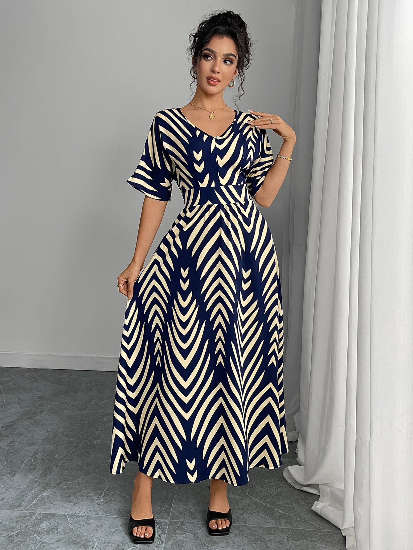Lila Elegant Twill Swing Dress